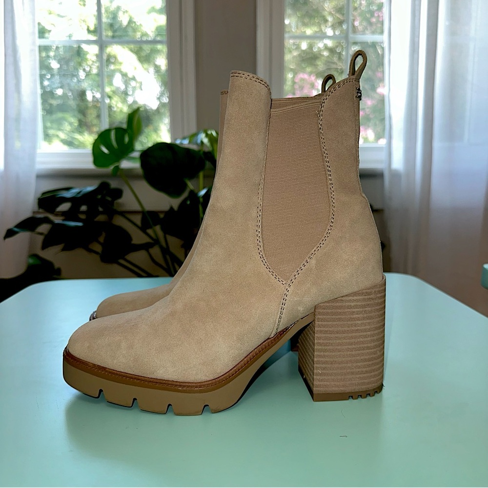 Sam Edelman Rollins Sesame Stacked Block Heel Pull On Almond Toe Ankle Boots